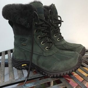 UGG Adirondack ll Boots Waterproof Green Sz 5.5